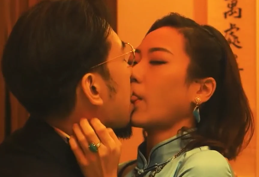 MDCM0005 Check hàng em nhân viên phục vụ dễ thương